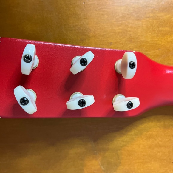 EUC Discoveroo 6-nylon-string Guitar - Picture 6 of 9